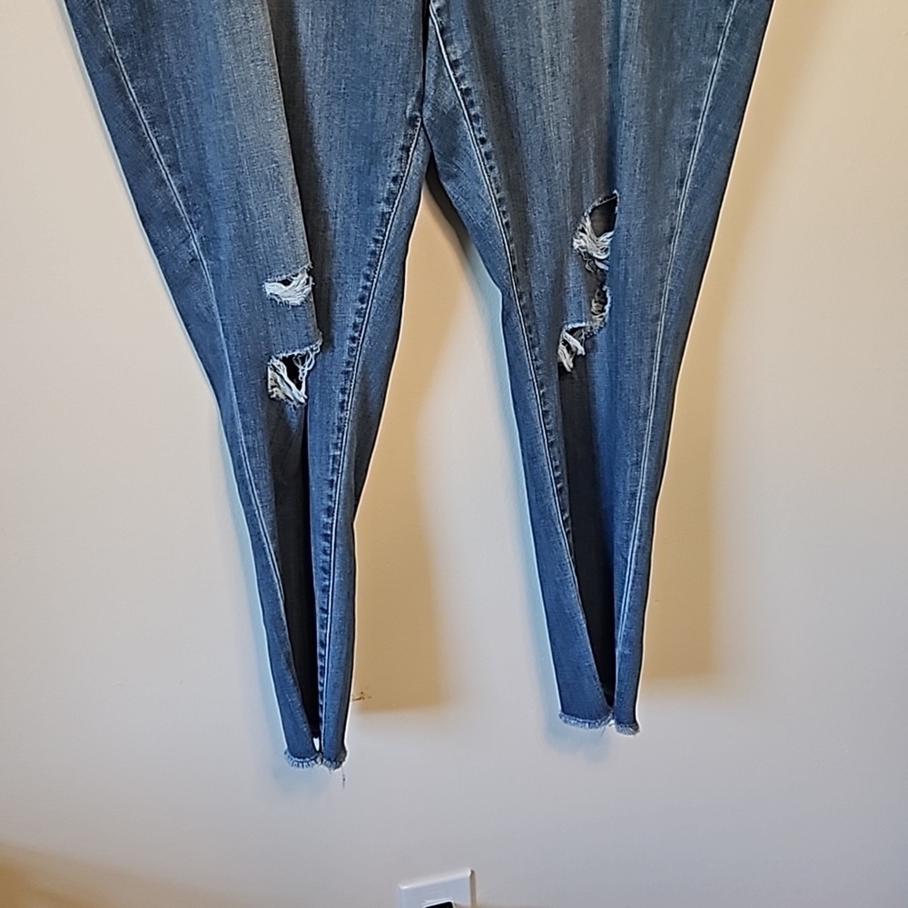 Universal Thread High Rise Slim Straight Jeans 26W - Picture 2 of 7